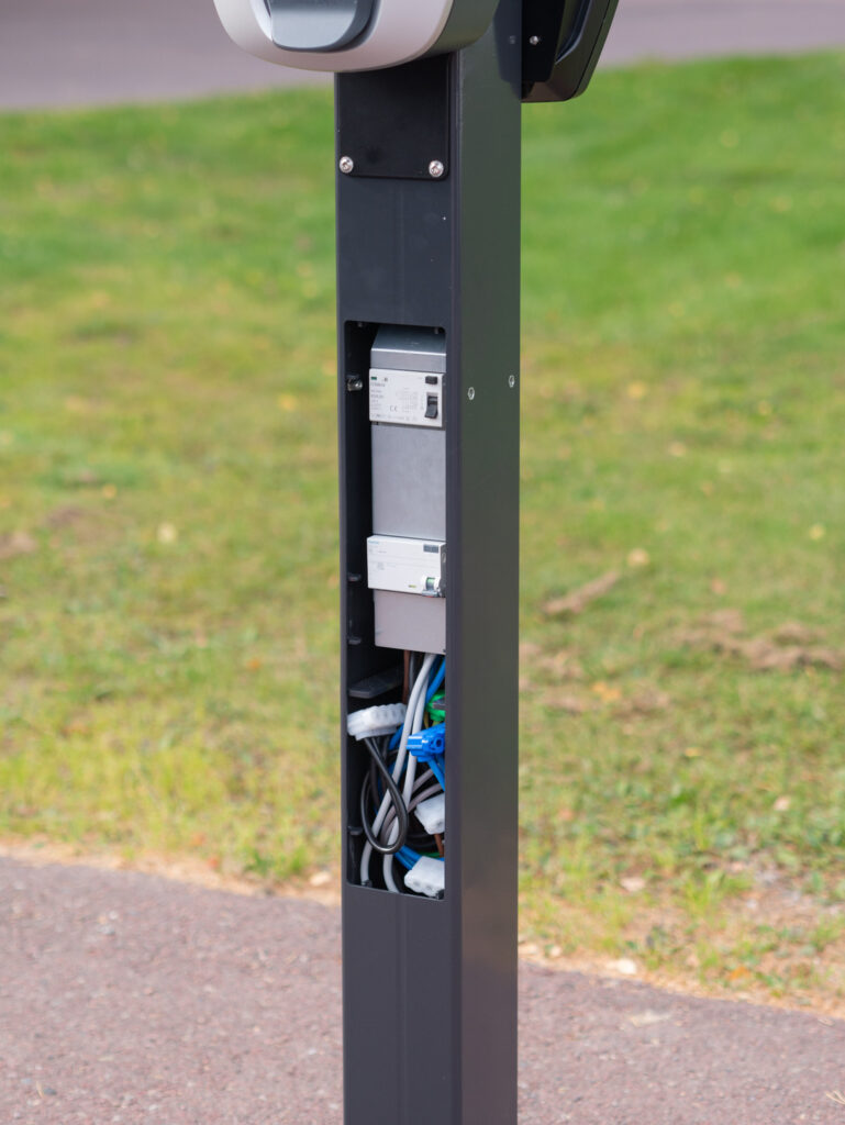 Montagebox DIN monterad i Next Green Next Pole