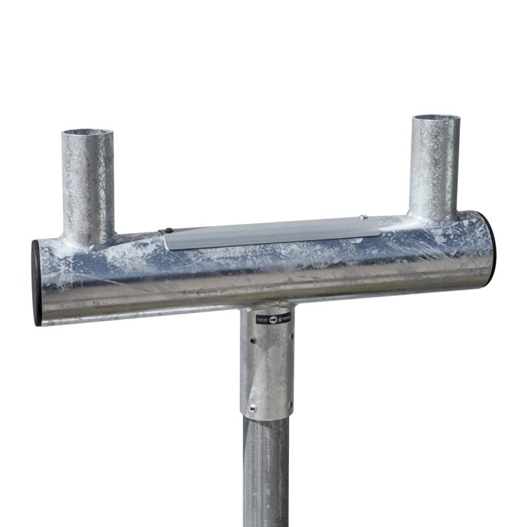 Next Geen Stopfäste Twin mount 60 för montage av två laddboxar monterade på ett Ø 60 mm stolprör. Frilagd bild.