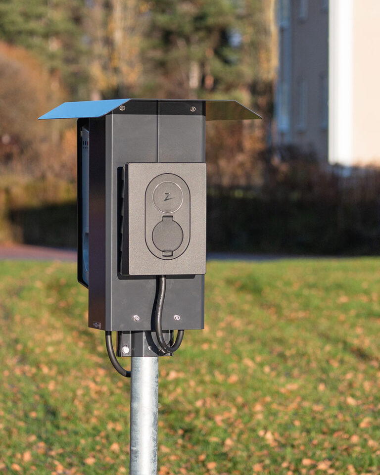 NG_polebox_205d2_zaptecgo-1