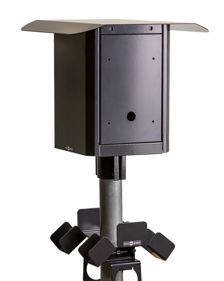 Med montangeplåt för Easee