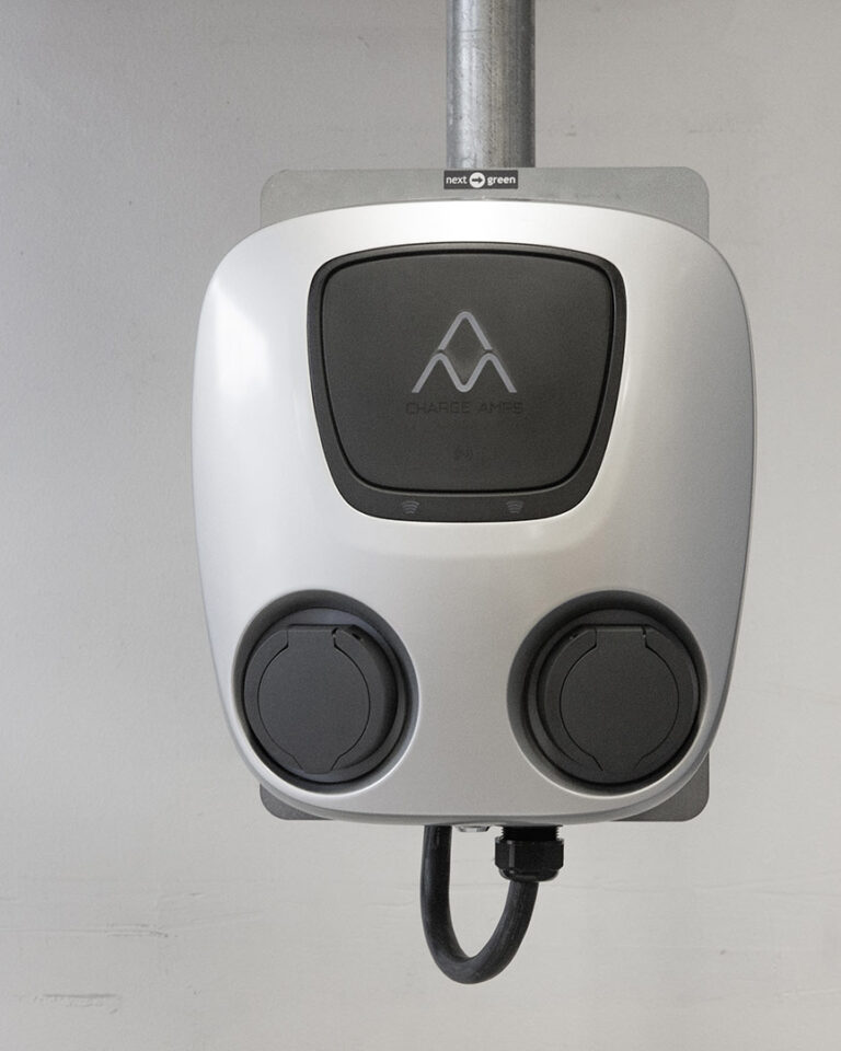 NG_poleplate_300tak_chargeampsaura-1