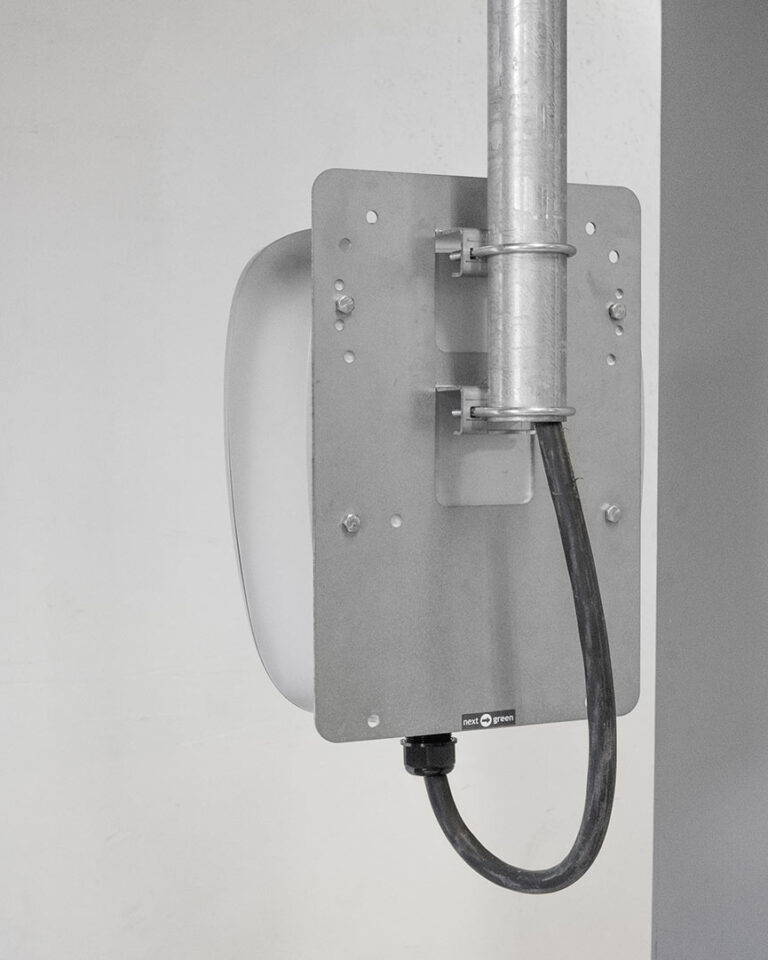 NG_poleplate_300tak_chargeampsaura-2