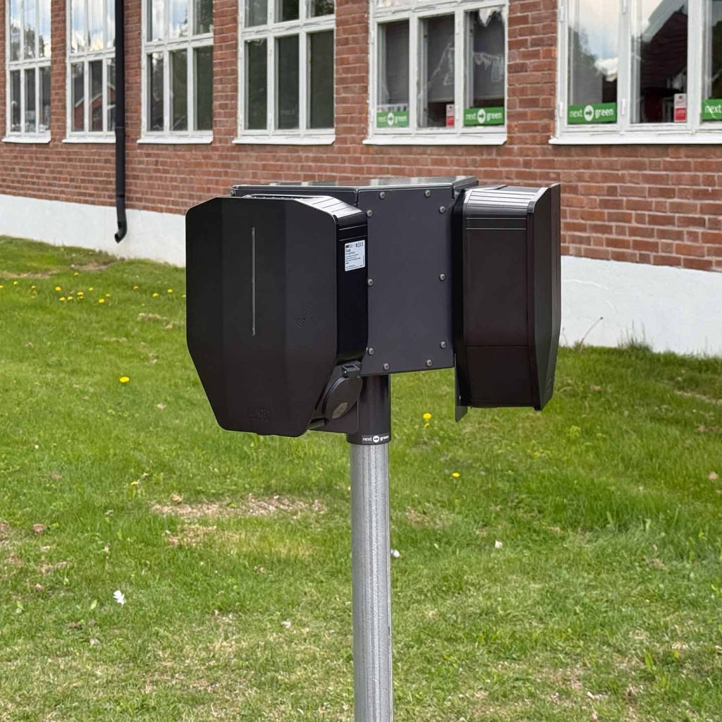 Polebox 360 Multi för dubbelmontage av laddboxar på 60 mm stolprör, Piedestal Dynamic eller vägg