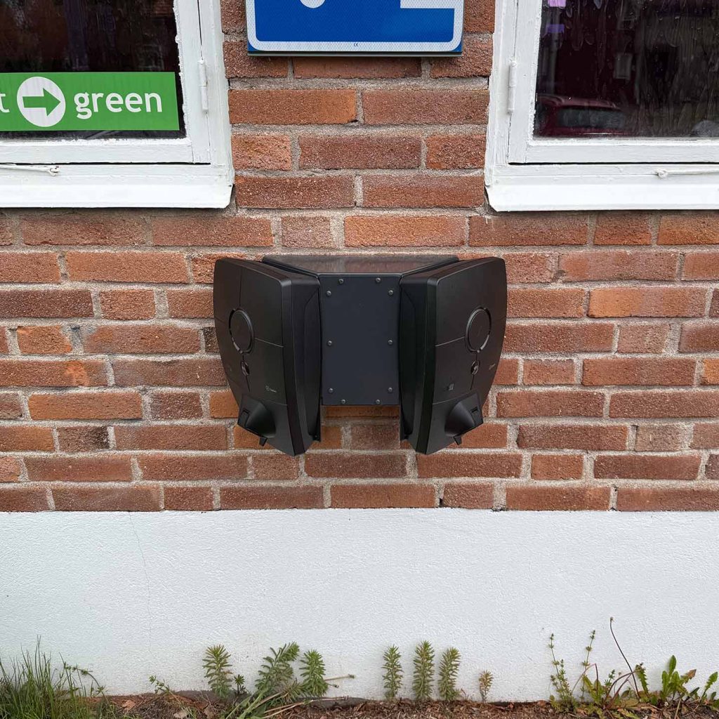 Polebox 360 Multi för dubbelmontage av laddboxar på 60 mm stolprör, Piedestal Dynamic eller vägg
