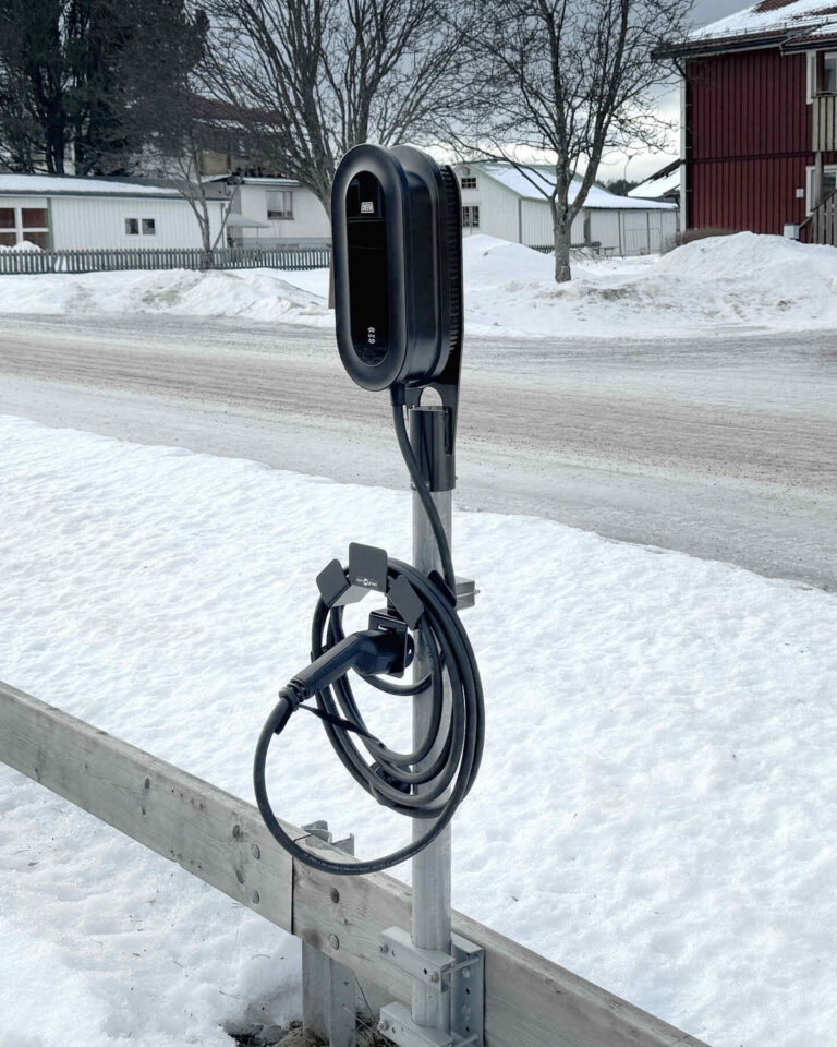 Laddboxhållare Next Green Poleplate 150 P med laddbox DEFA Power