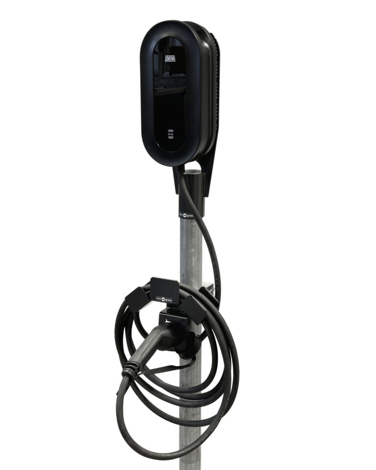 Laddboxhållare Next Green Poleplate 150 P med laddbox DEFA Power och Kabelhållare Next Green Daytona T2