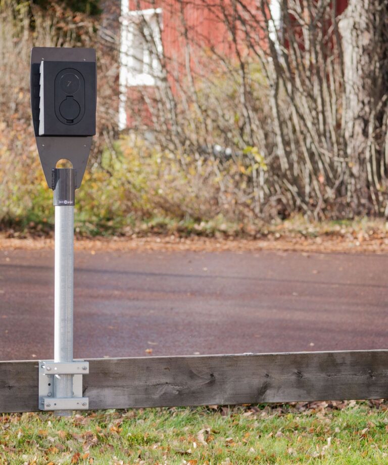 poleplate225z-zaptecgo-web-14-min