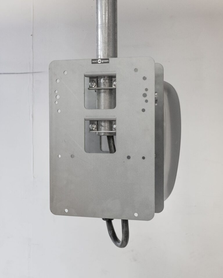 poleplate300takdubbel-chargeampsaura-web-15