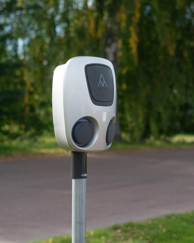 poleplate330-chargeampsaura-web-21-min