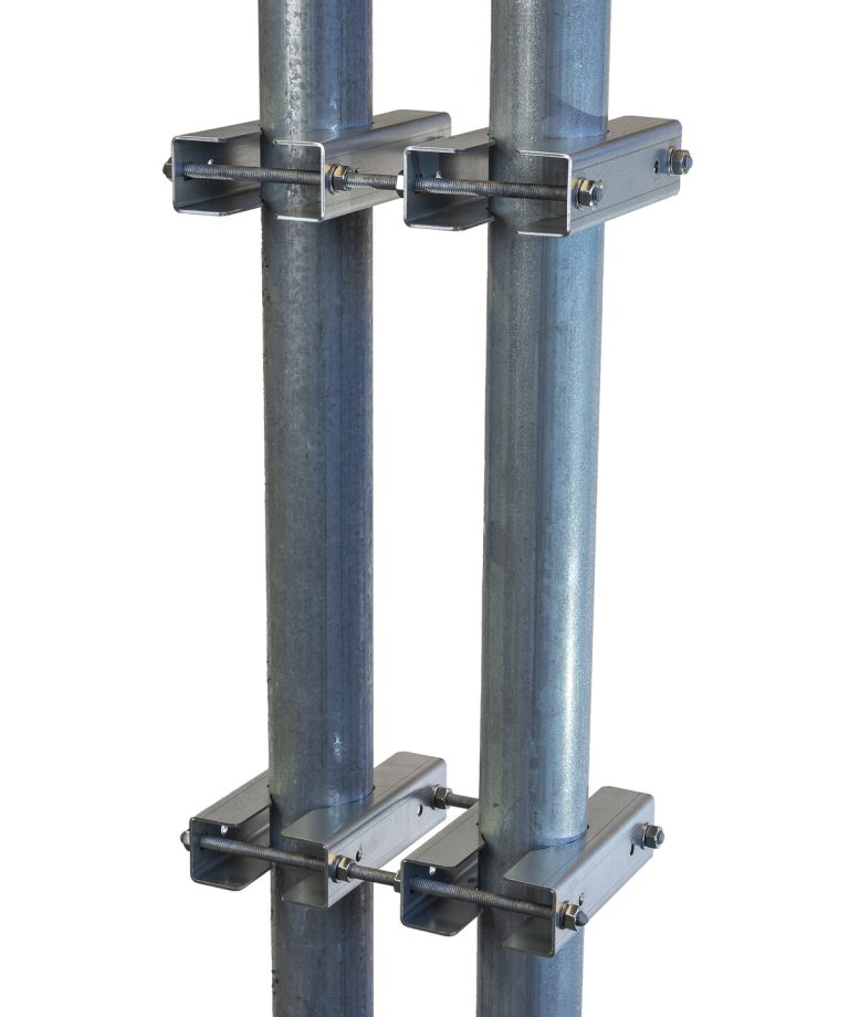 Produktbild Next Green Skyltrörsfäste 60 för montering av ett 60 mm stolprör parallellt på ett befintligt 60 mm stolprör.